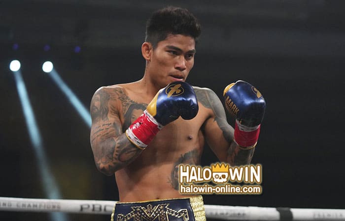 Ang susunod na bituin sa Philippine Boksing  Featherweight na boksingero Mark Magsayo